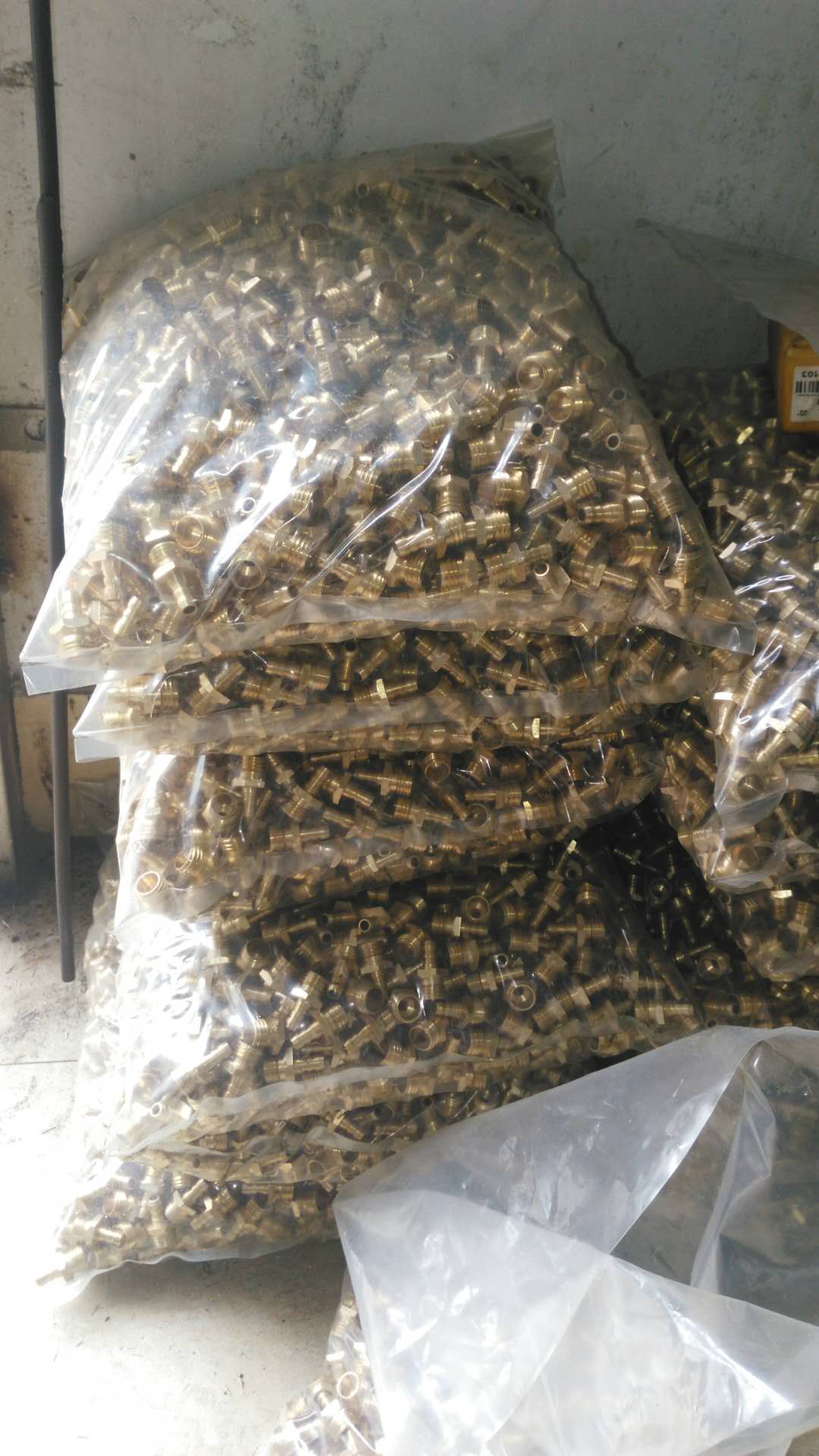 楊華勇（老板）用凱恩利36機加工的產品